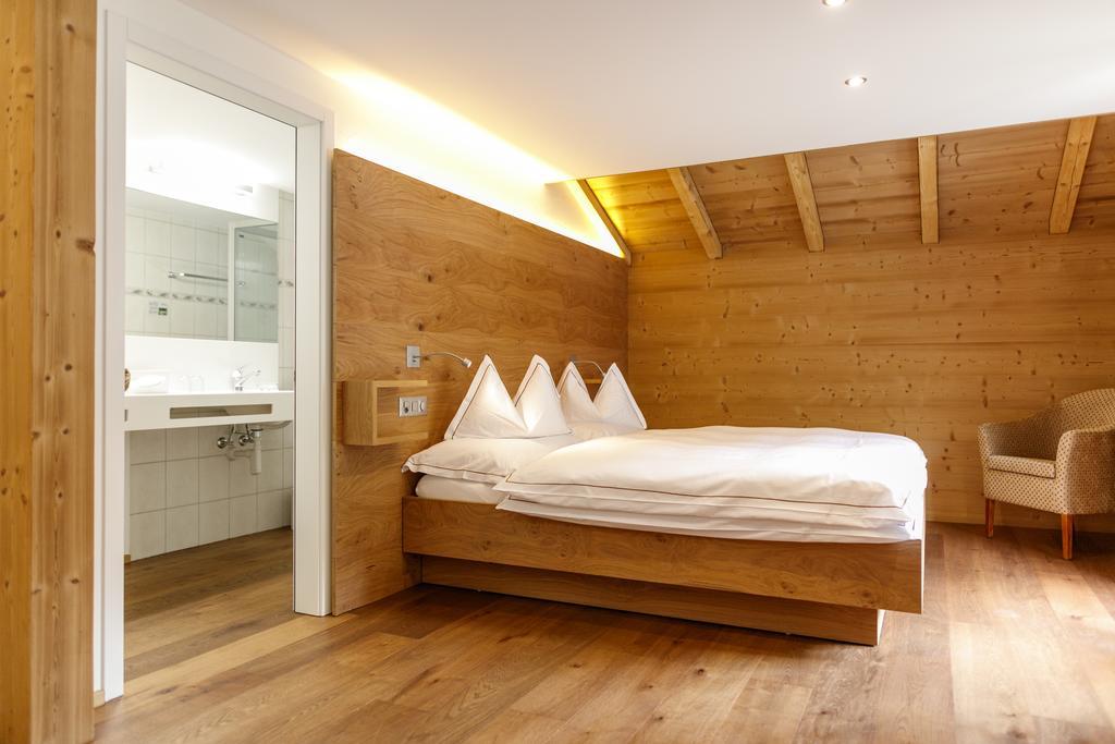 Hotel Edelweiss Blatten Loetschental Kültér fotó